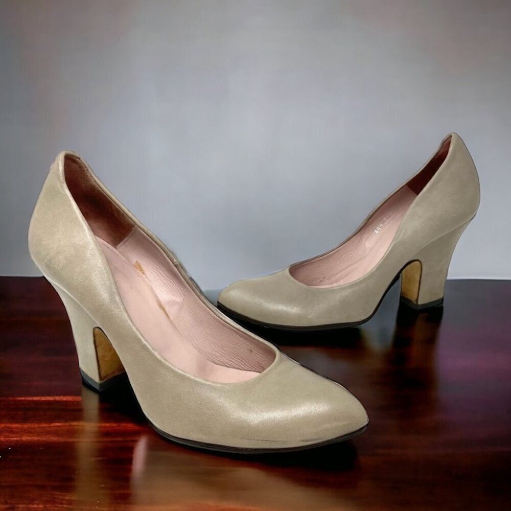AUDLEY London Tan Leather Court Shoes Size 38